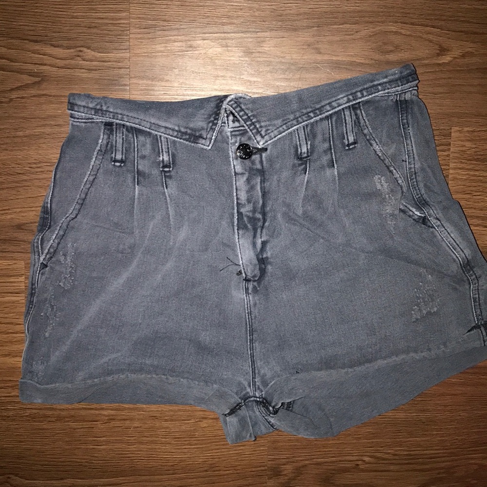 BDG SIZE 27 SHORTS